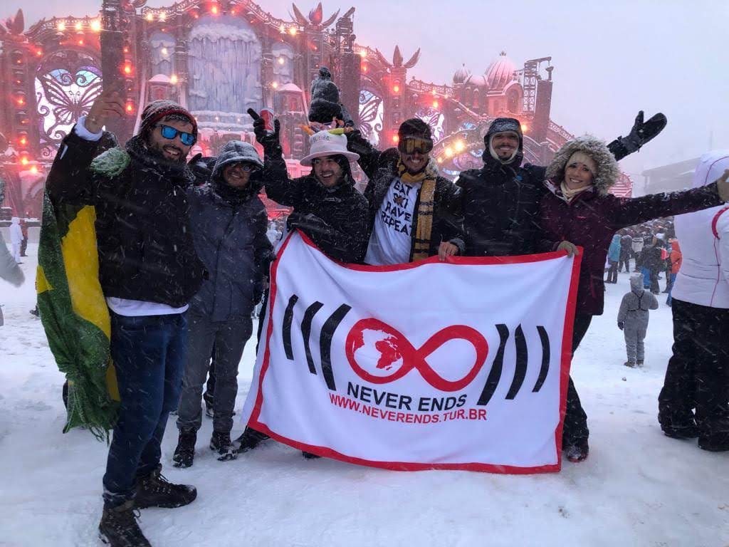 Grupo Never Ends na Tomorrowland Winter em 2019